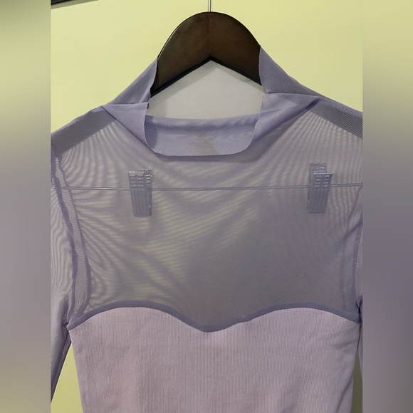 Women’s Top - Picture 3 of 4